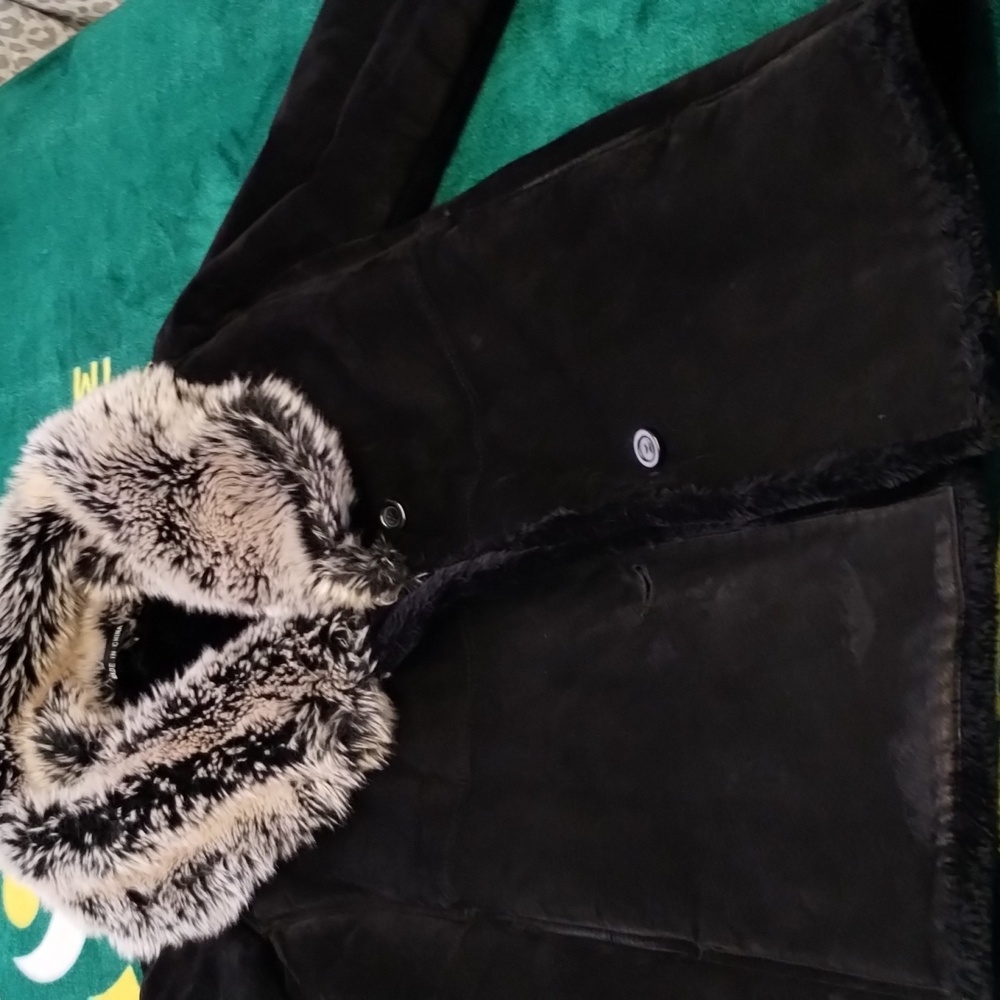 VINTAGE Wilsons leather jackets. Women's faux fur collared jacket. Size Medium